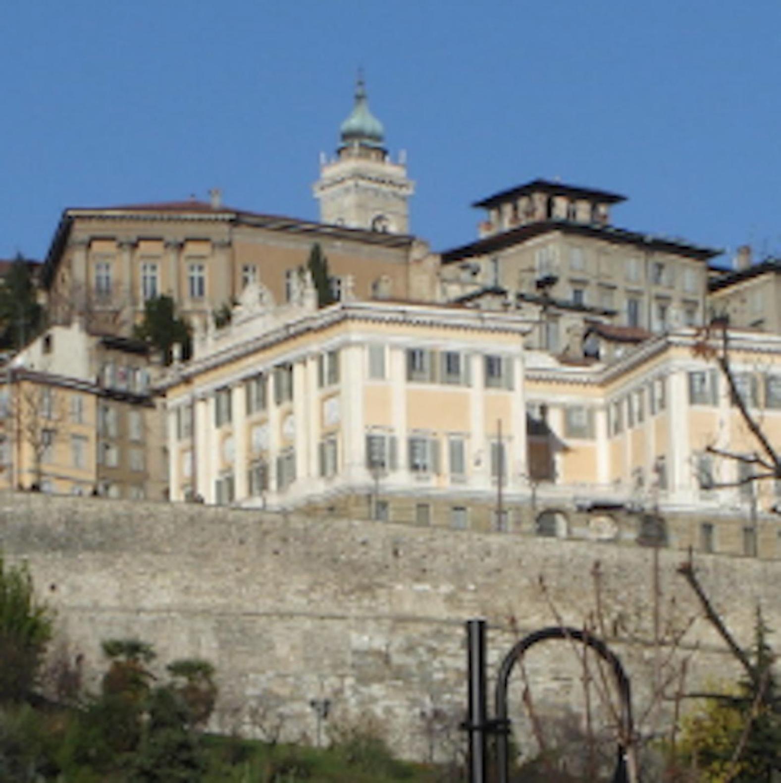 Poncinvs Residence Bergamo Bagian luar foto